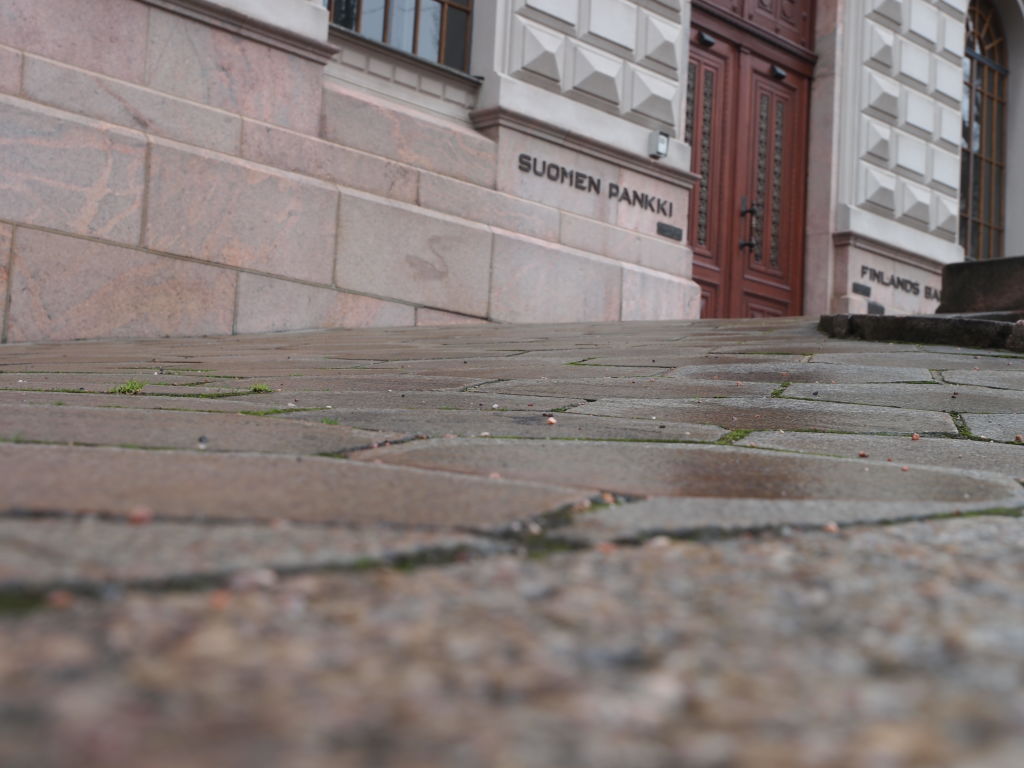 Early warning indicators of banking crises Bank of Finland Bulletin